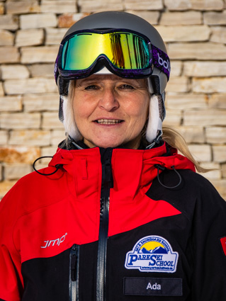 Adriána Tomková - inštruktorka lyžovania a snowboardingu